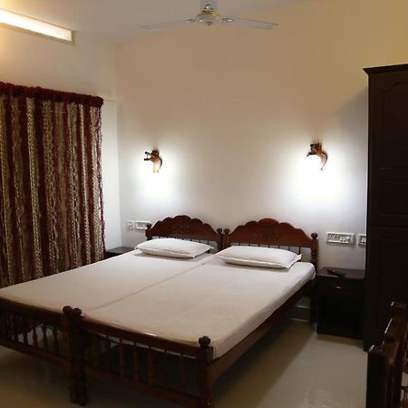 Sangeeth Beach Resort Ковалам Екстериор снимка
